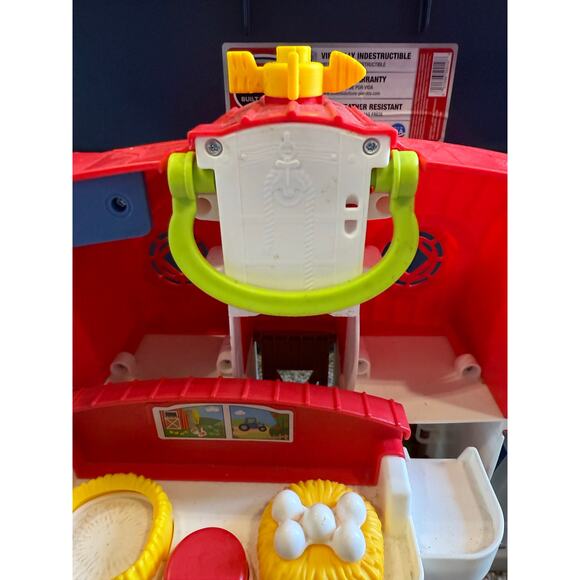 Fisher Price Little People Caring for Animals Farm Playset - Picture 10 of 10